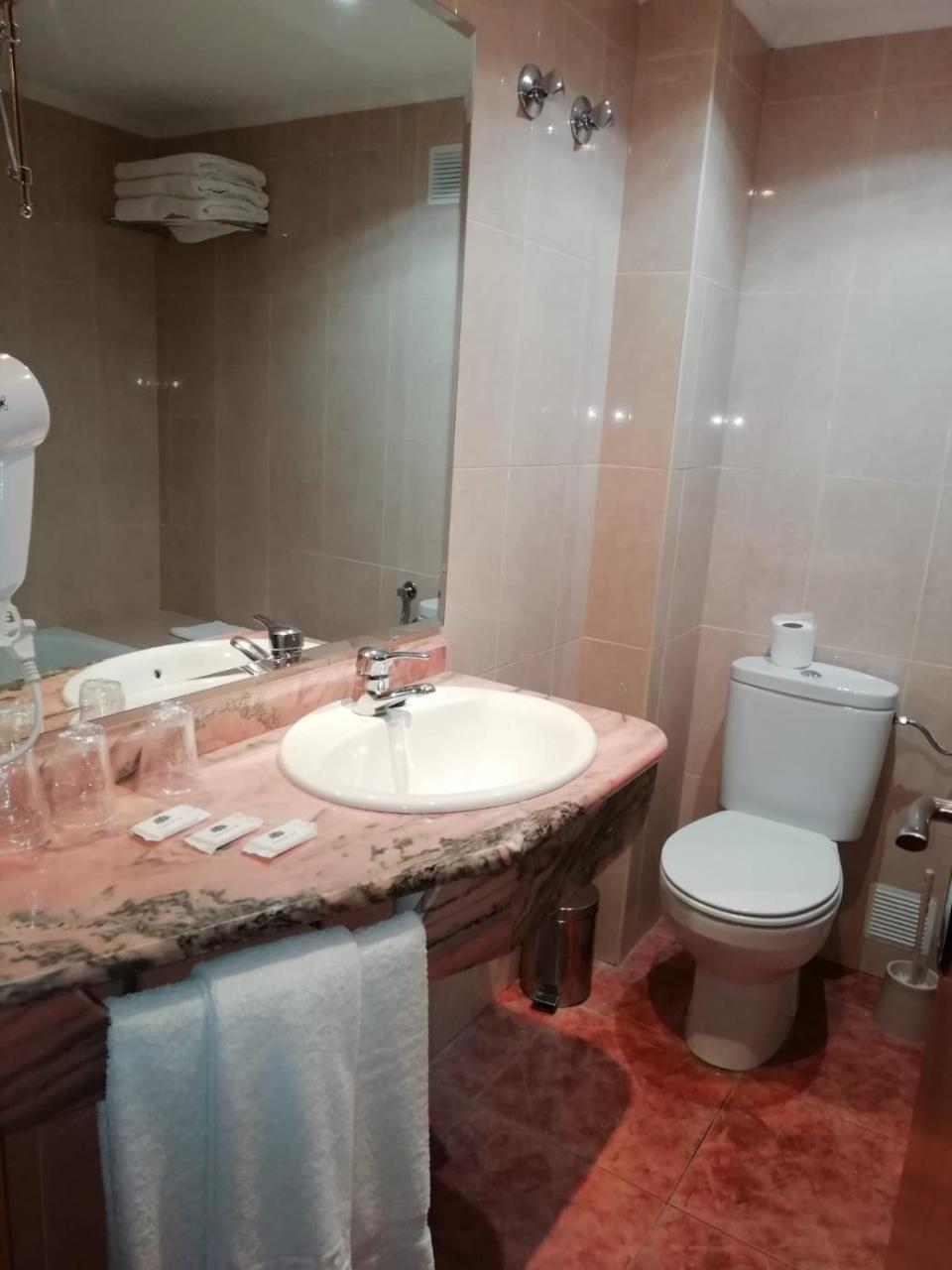 Hotel Brasa Элваш Экстерьер фото
